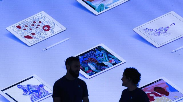 La compañía trata de encontrar nuevas formas de vulnerar sus seguridad de sus productos, con el fin de hacerla mas fuerte.