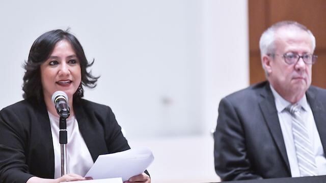 Irma Eréndira Sandoval y Carlos Urzúa, titulares de la SFP y SHCP.