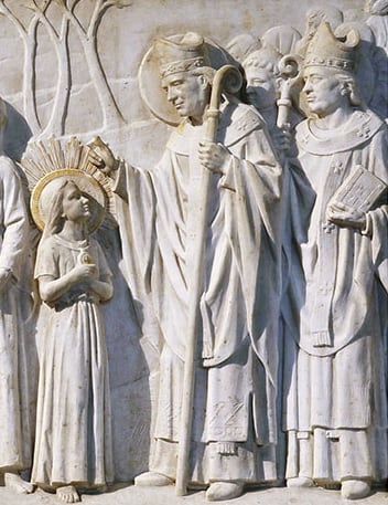 Santa Genoveva junto a San Germán de Auxerre en Iglesia de San Lauto, Angers en Francia