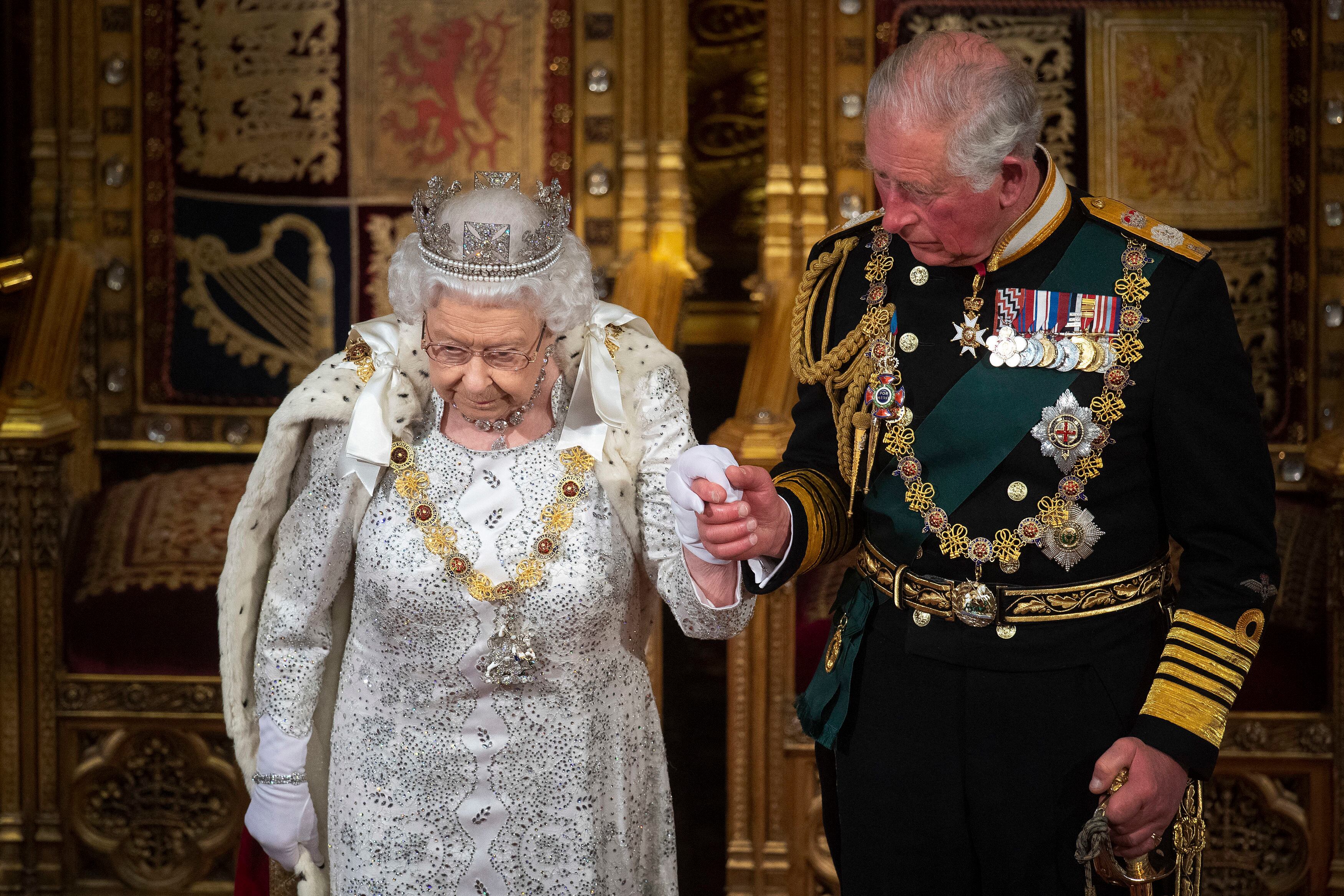 Isabel II y el rey Carlos