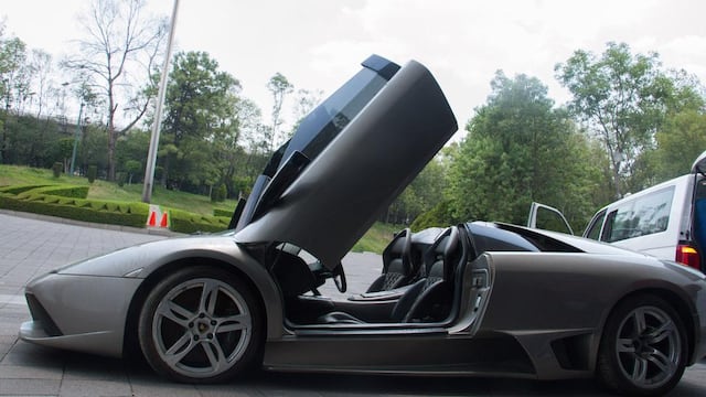 Auto a subasta en Los Pinos