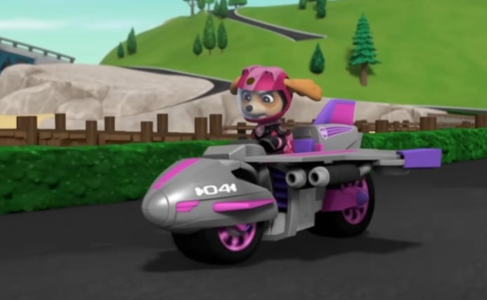 Rescates de Skye en moto con Paw Patrol