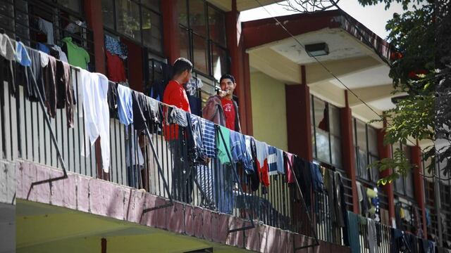 El PRD en el senado recordó que el titular de la SEP Aurelio Nuño, dijo que la escuelas normales seguirán siendo el pilar de la formación de los maestros.