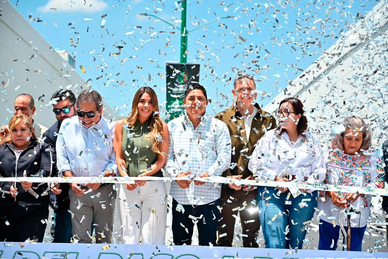 Ricardo Gallardo entrega obra vial que mejorará movilidad de más de 200 mil usuarios.