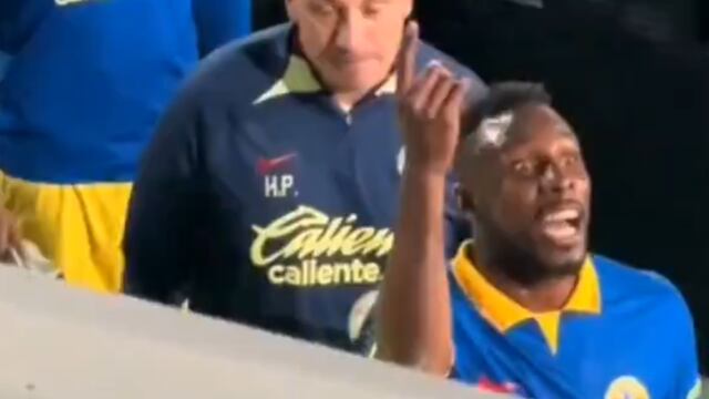 Julián Quiñones se encara con fans del CF Pachuca