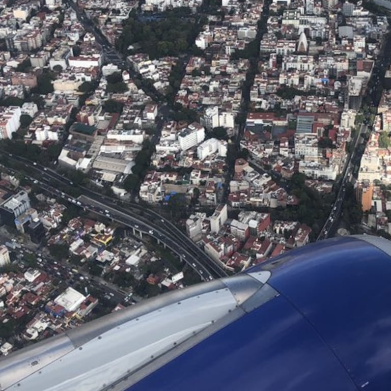 La distancia también es política