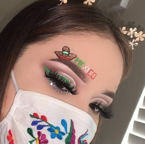 Maquillaje para el 15 de septiembre