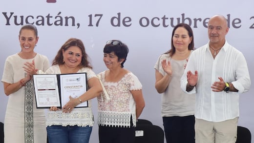 Sheinbaum y Jabnely Maldonado entregan finiquitos de 658 créditos del FOVISSSTE