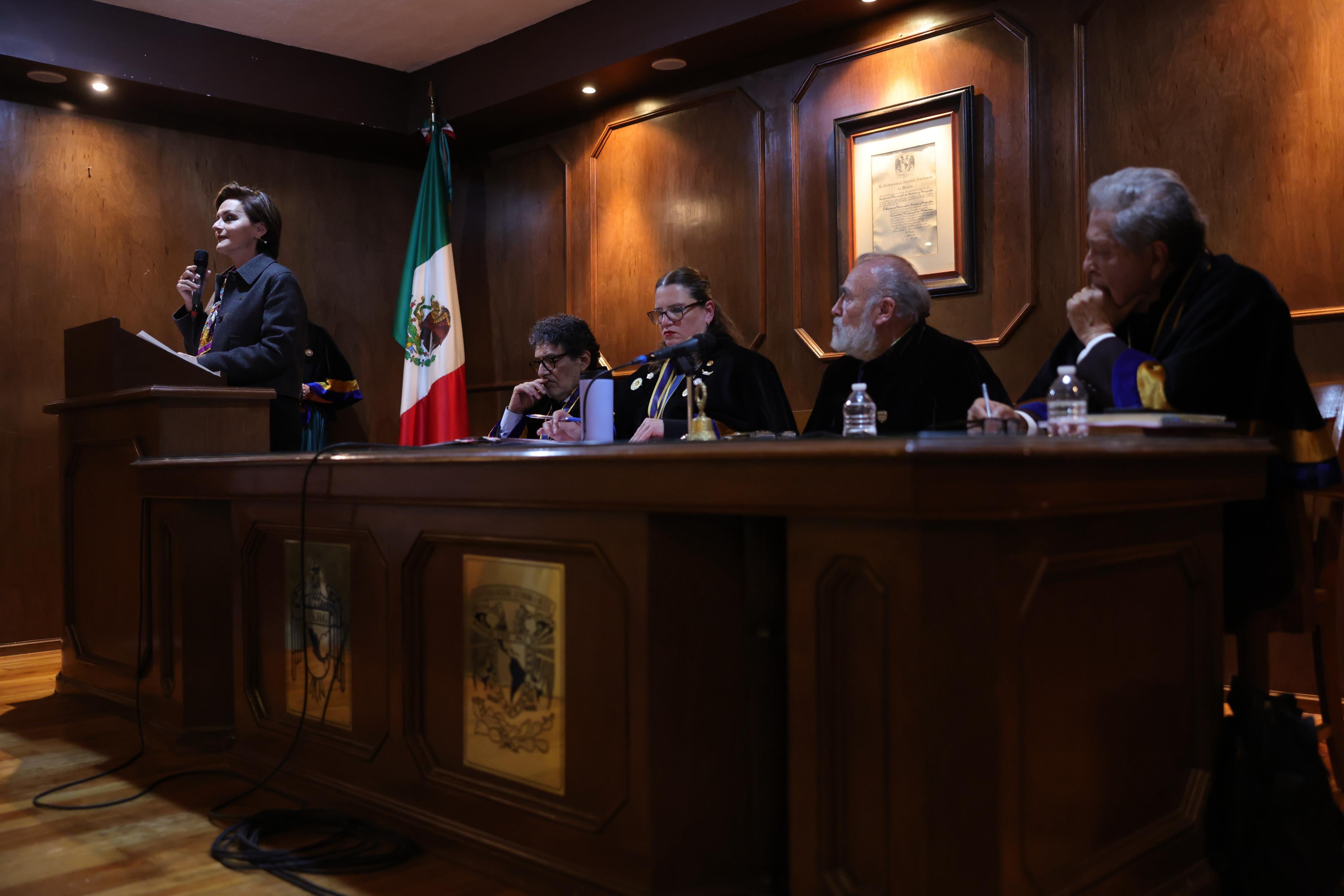 Mujeres destacadas recibieron reconocimientos por su trayectoria académica y cultural