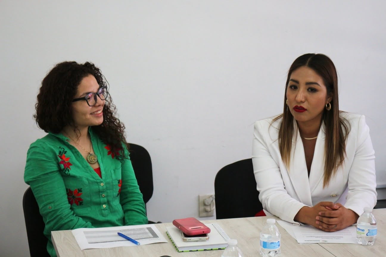 Roxana Hernández fortalece apoyo a mujeres de las cuatro regiones de SLP.