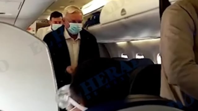 AMLO usando cubrebocas