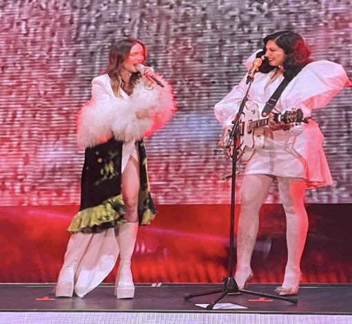 Belinda y Mon Laferte