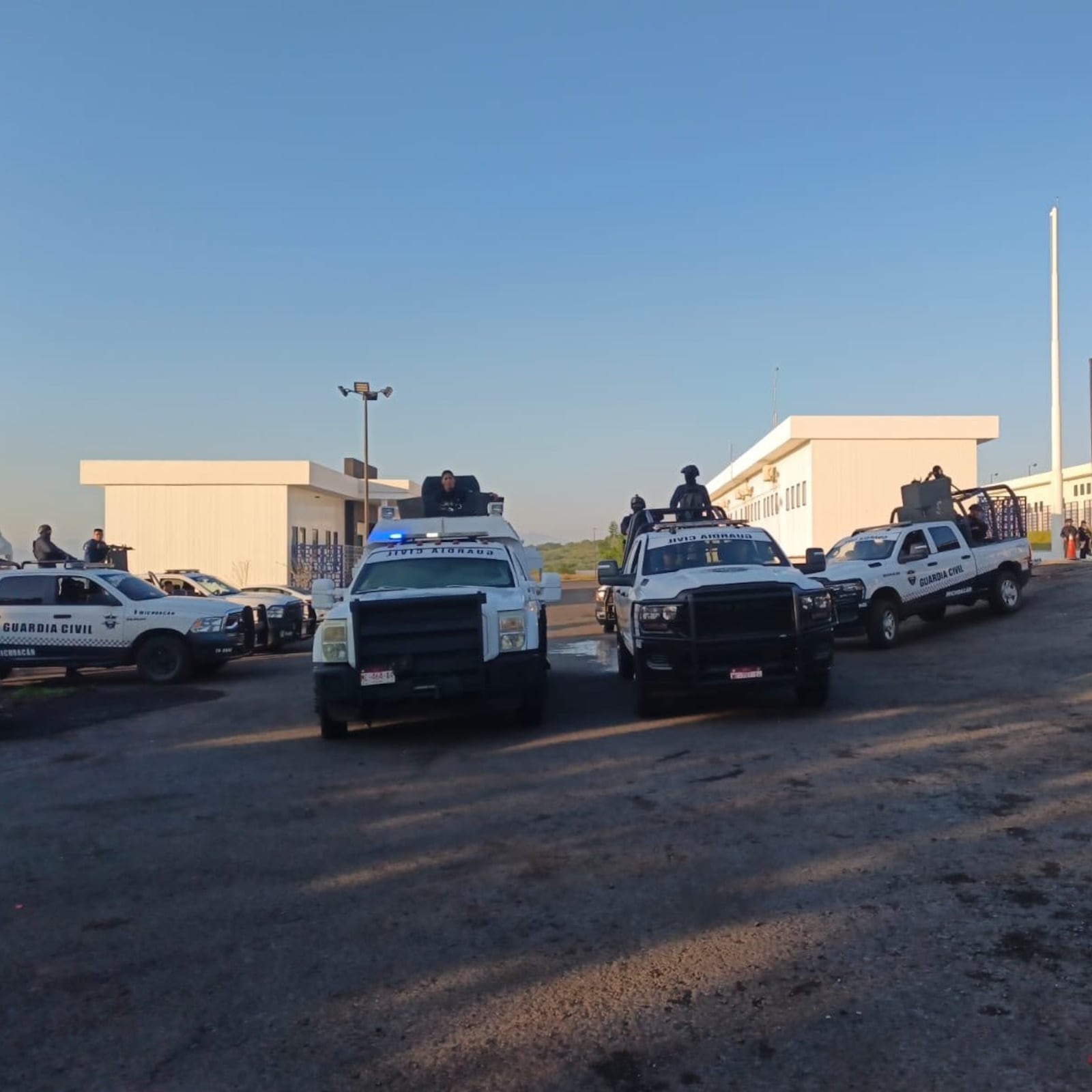 Bedolla despliega Ejército y Guardia Nacional tras bloqueos; restablecen circulación