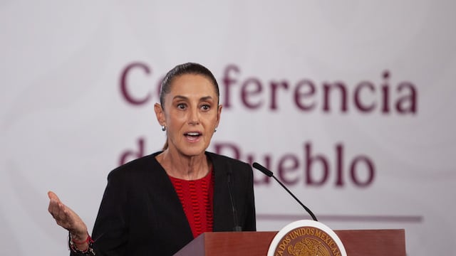 Sheinbaum dijo que Esteva Medina está atendiendo “muy bien” a los controladores aéreos