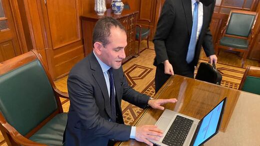 Arturo Herrera: Se desata oleada de rumores por caso Banxico