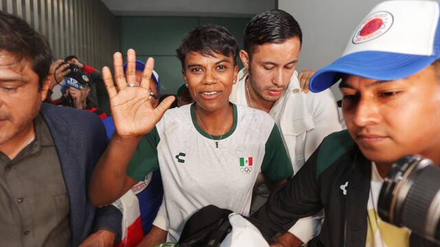 Prisca Awiti llega a México tras ganar medalla en París 2024