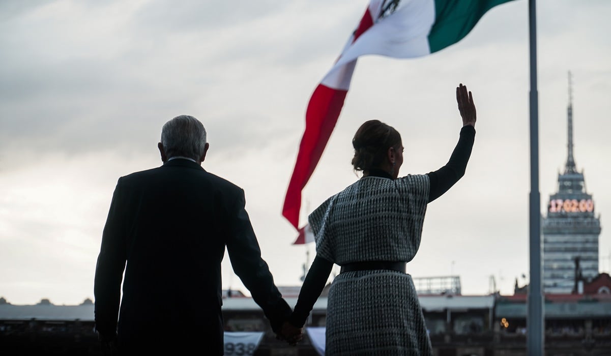 AMLO y Beatriz Gutiérrez Müller en el Zócalo