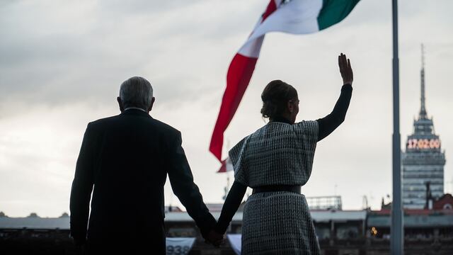 AMLO y Beatriz Gutiérrez Müller en el Zócalo