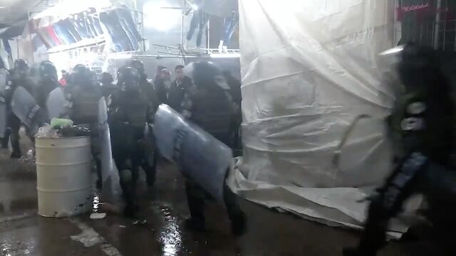 Elementos de la corporación patrullan el tianguis de San Martín Texmelucan.