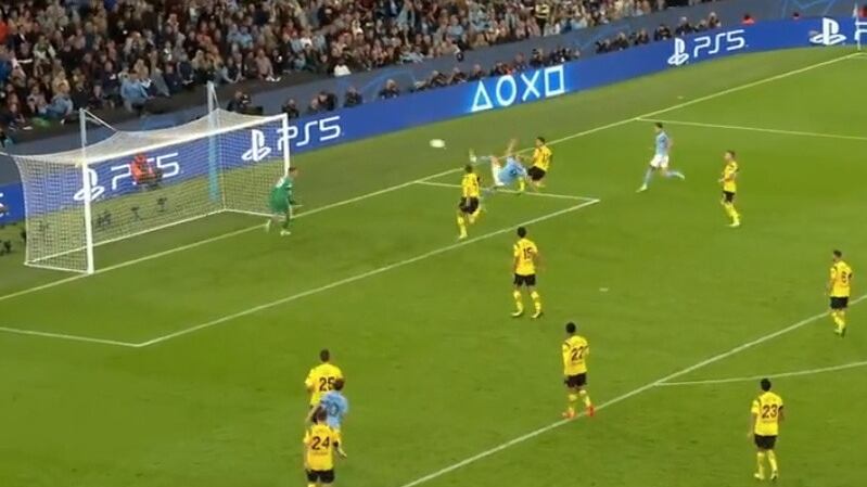 Erling Haaland vuelve a anotar impresionante gol a lo Cuauhtémoc Blanco (VIDEO)