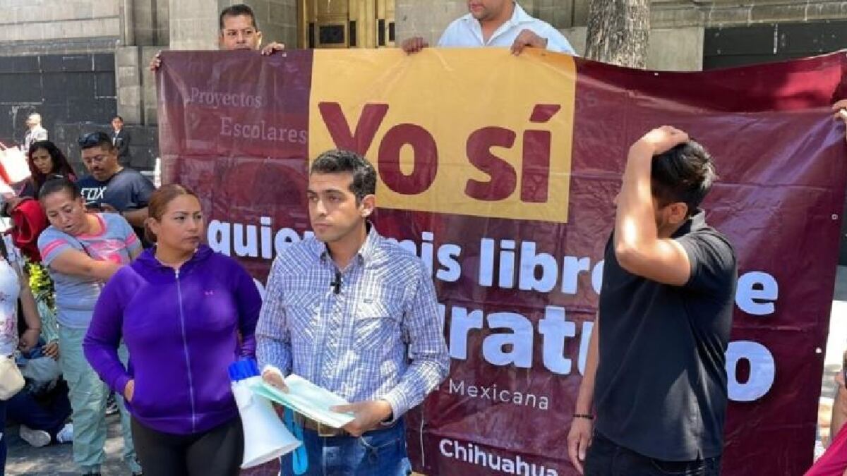 Libros de Texto Gratuitos Chihuahua: Padres de familia piden a SCJN que ya se repartan