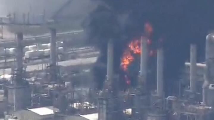 ¿Qué pasó en la refinería Deer Park de Texas? Sufre su tercer incendio en lo que va del año; se estiman 8 heridos
