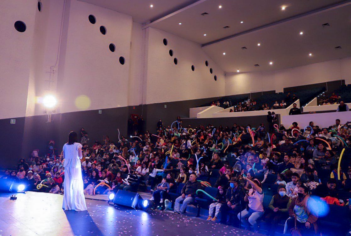 Lía Limón entrega el Teatro de la Juventud completamente remodelado