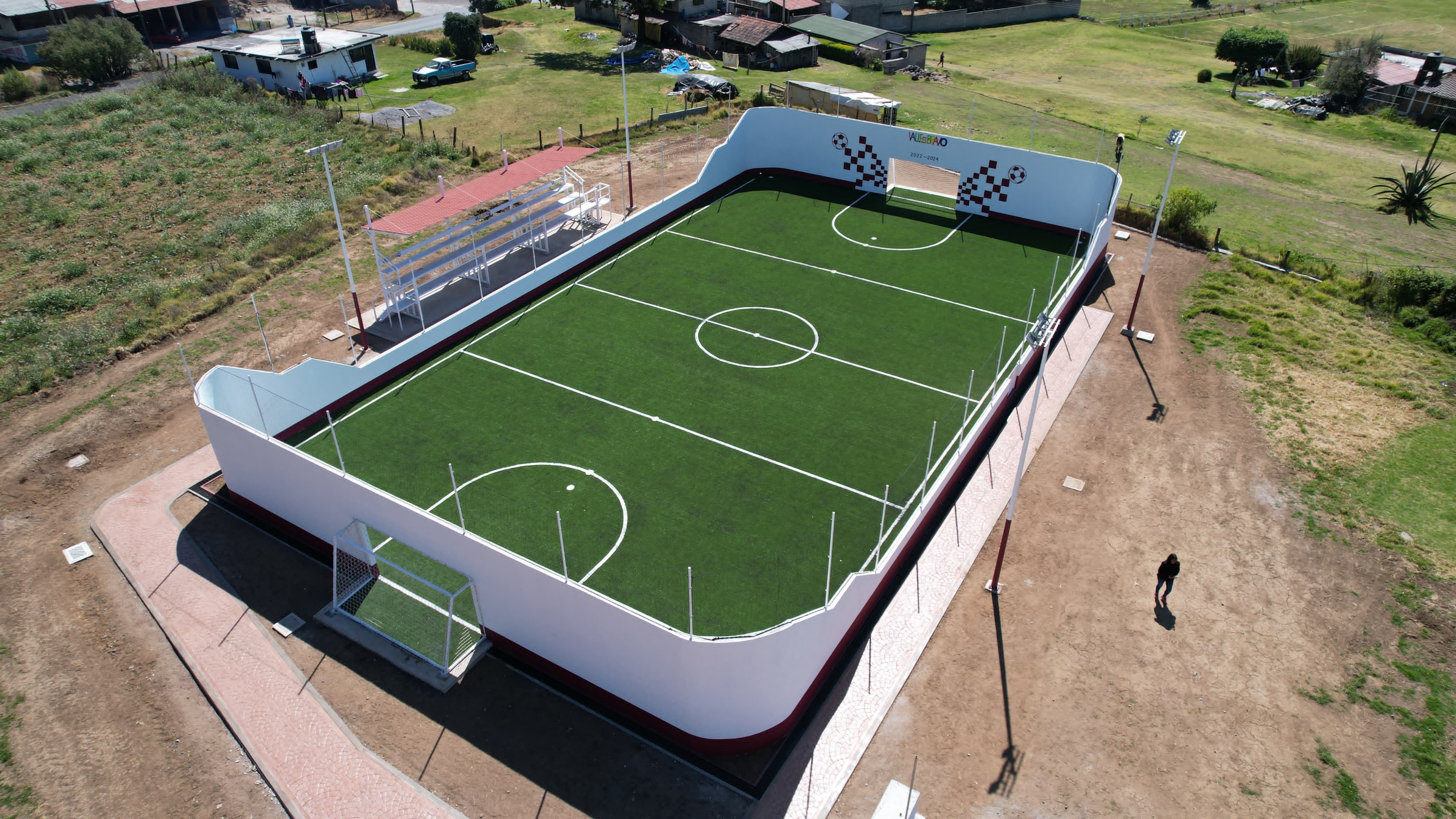 Michelle Núñez inaugura cancha de fútbol rápido en Los Saucos