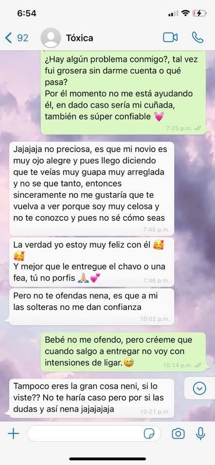 Clienta celosa pide que el entregue una persona fea.