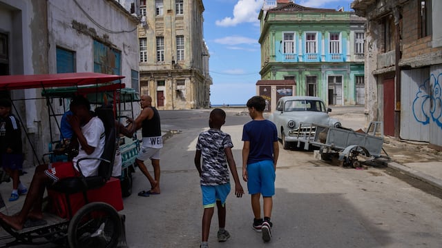 Cuba queda sin electricidad por apagón total