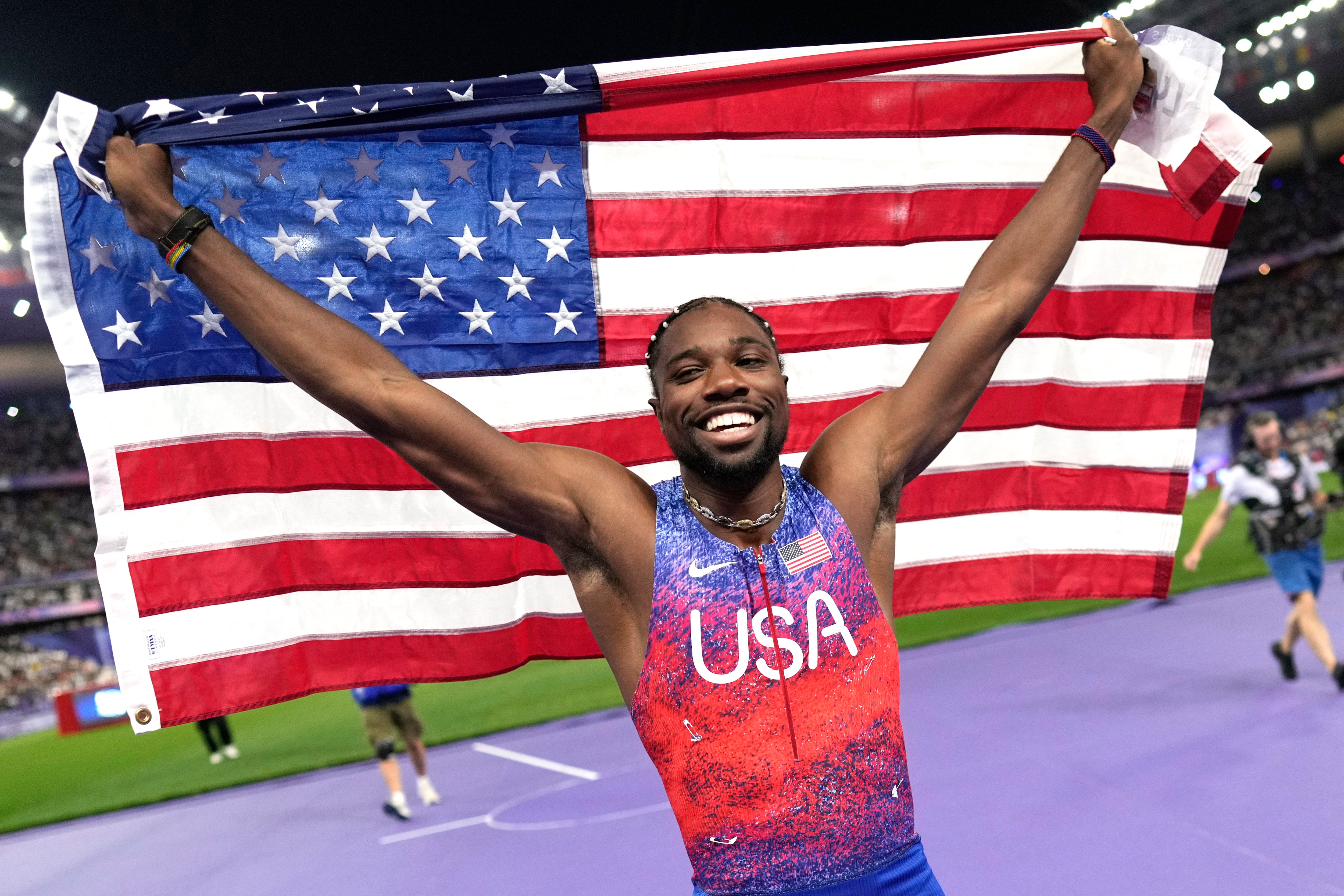 Noah Lyles gana los 100m planos en París 2024