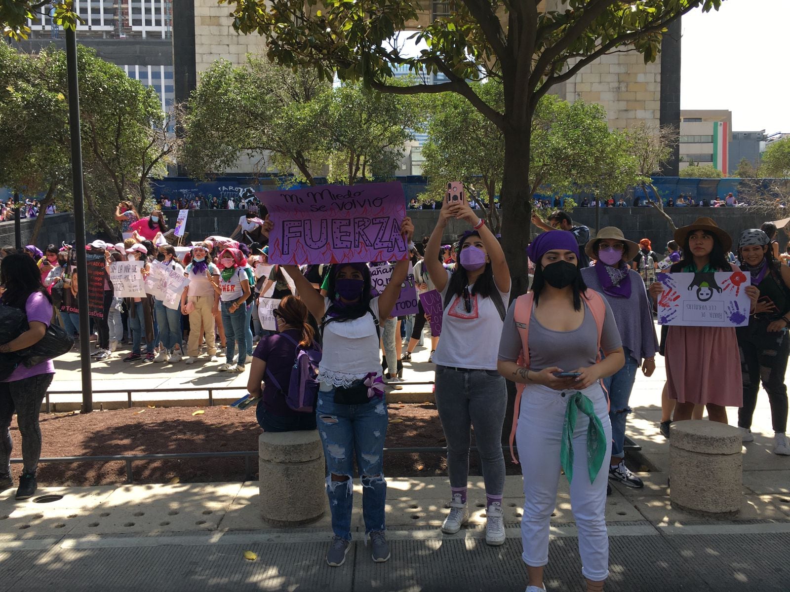 Concentración de la marcha feminista en el Monumento a la Revolución del 8 de marzo del 2022