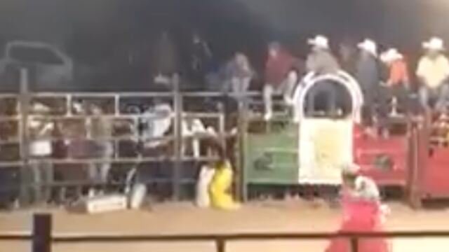 Video capta balacera en jaripeo de Oaxaca.