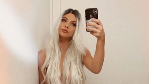 Lele Pons deja con la boca abierta a sus fans al posar en vestido transparente