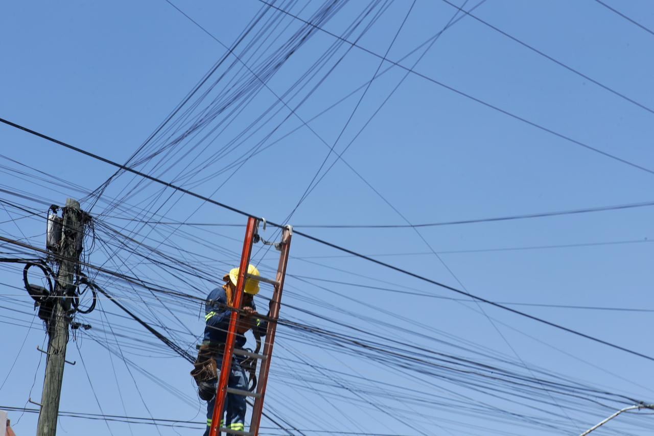 Monterrey supera meta de retiro de cable en desuso.