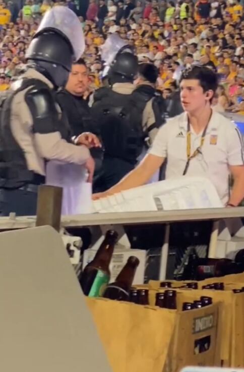 Busca al hombre que le gustó en un partido de Tigres; su novia aparece en TikTok