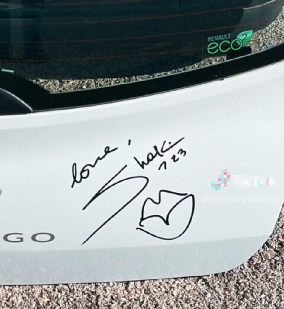 Shakira firma el Twingo