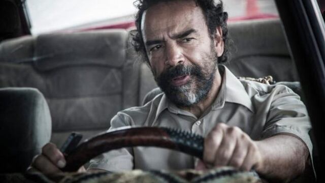 Damián Alcázar protagonista de la serie.