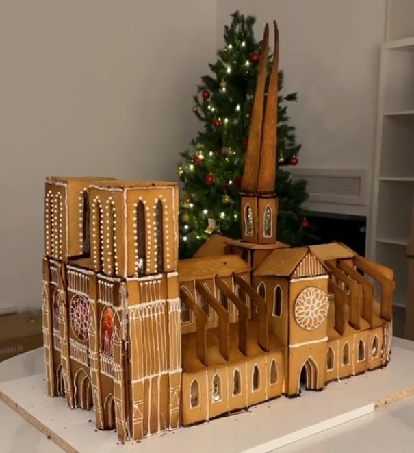 La Catedral de Notre Dame en galleta de jengibre creada por la tiktoker RoRo Bueno