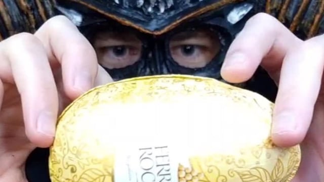 Huevo de Ferrero Rocher