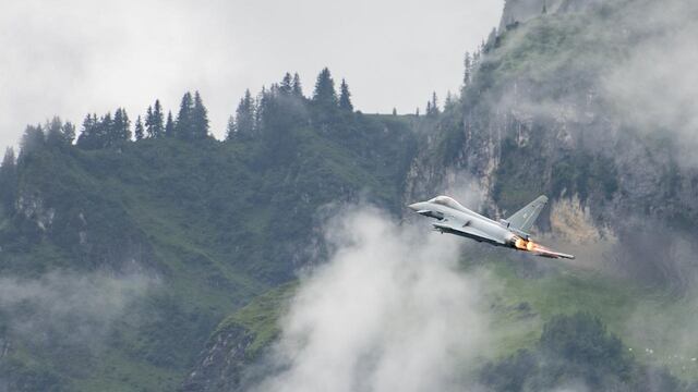 Avión caza Eurofighter.