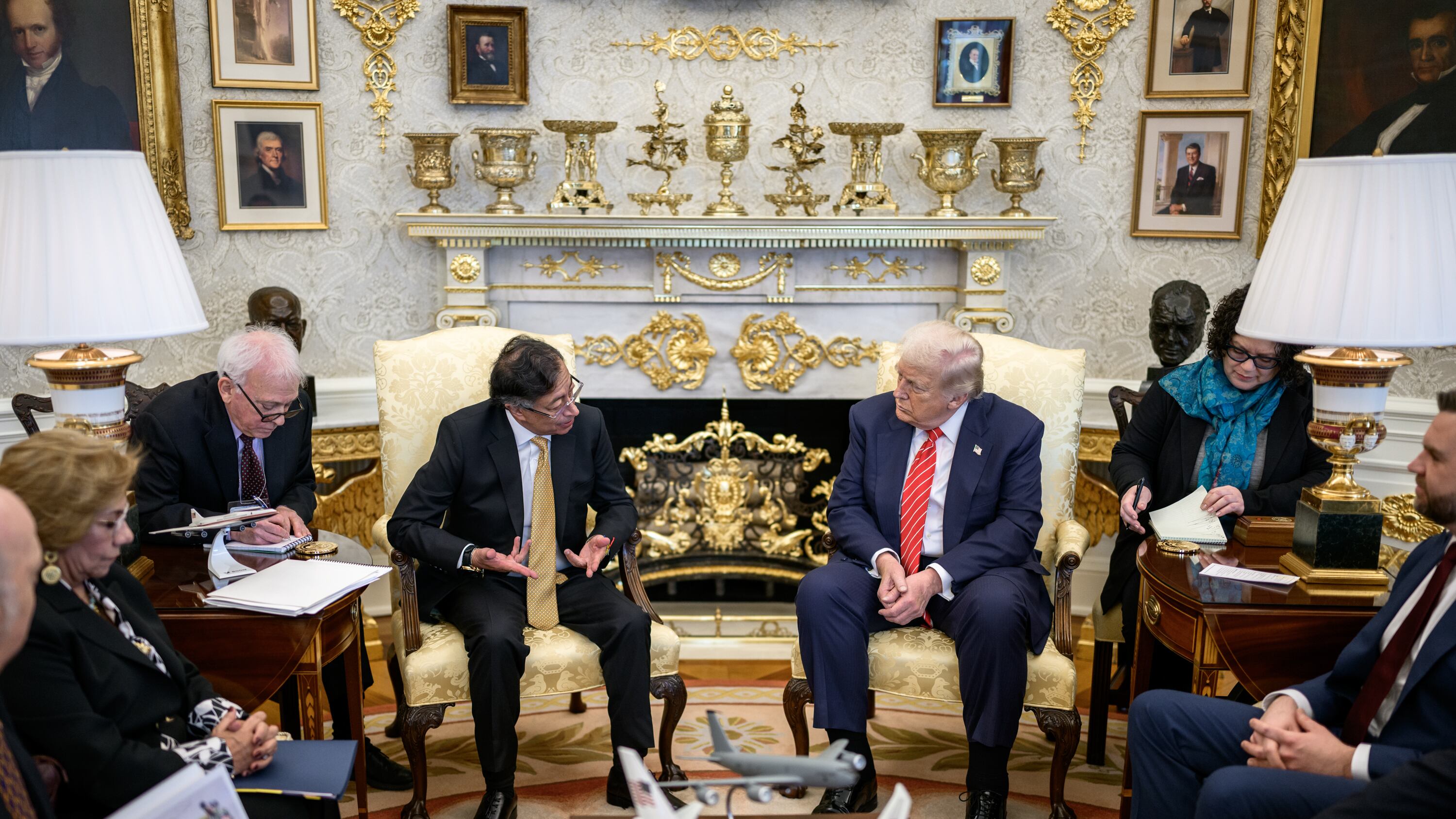 La imagen del encuentro entre Petro y Trump que dio la vuelta al mundo