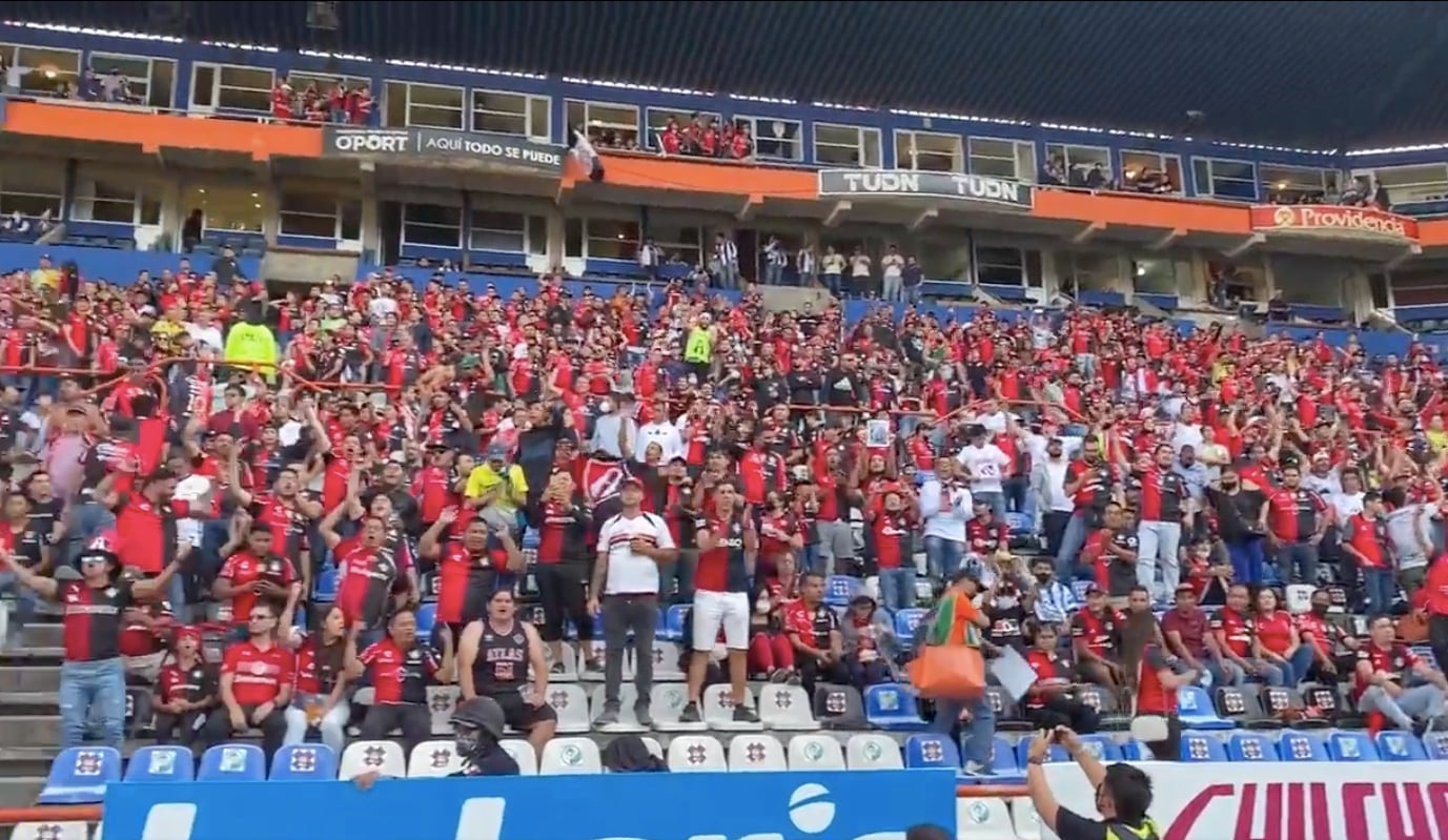 Fans del Atlas FC en el Estadio Hidalgo