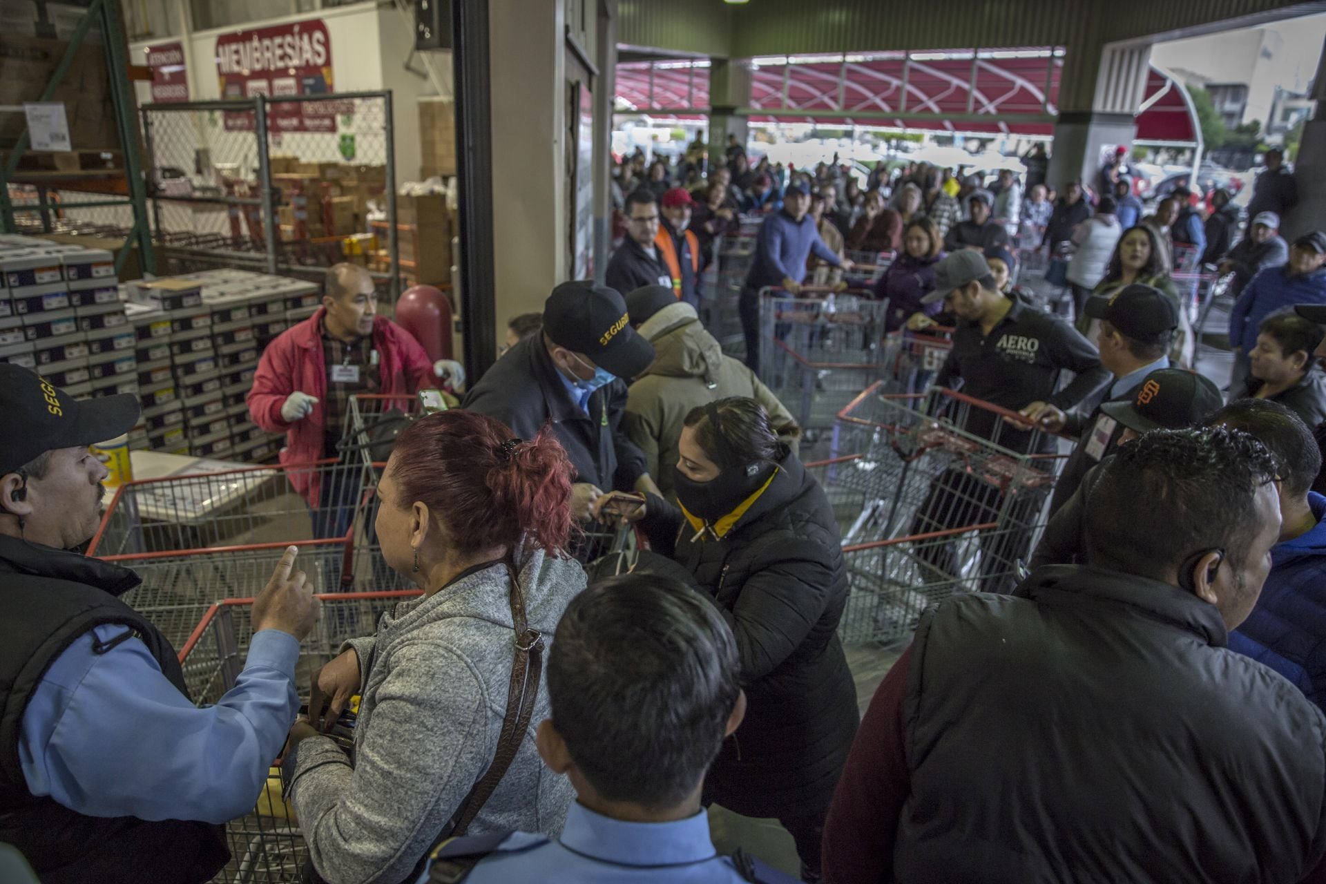 Largas filas en Costco Puebla serían mayores al ser la única tienda