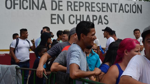 Migrantes en estación del INM en Chiapas.