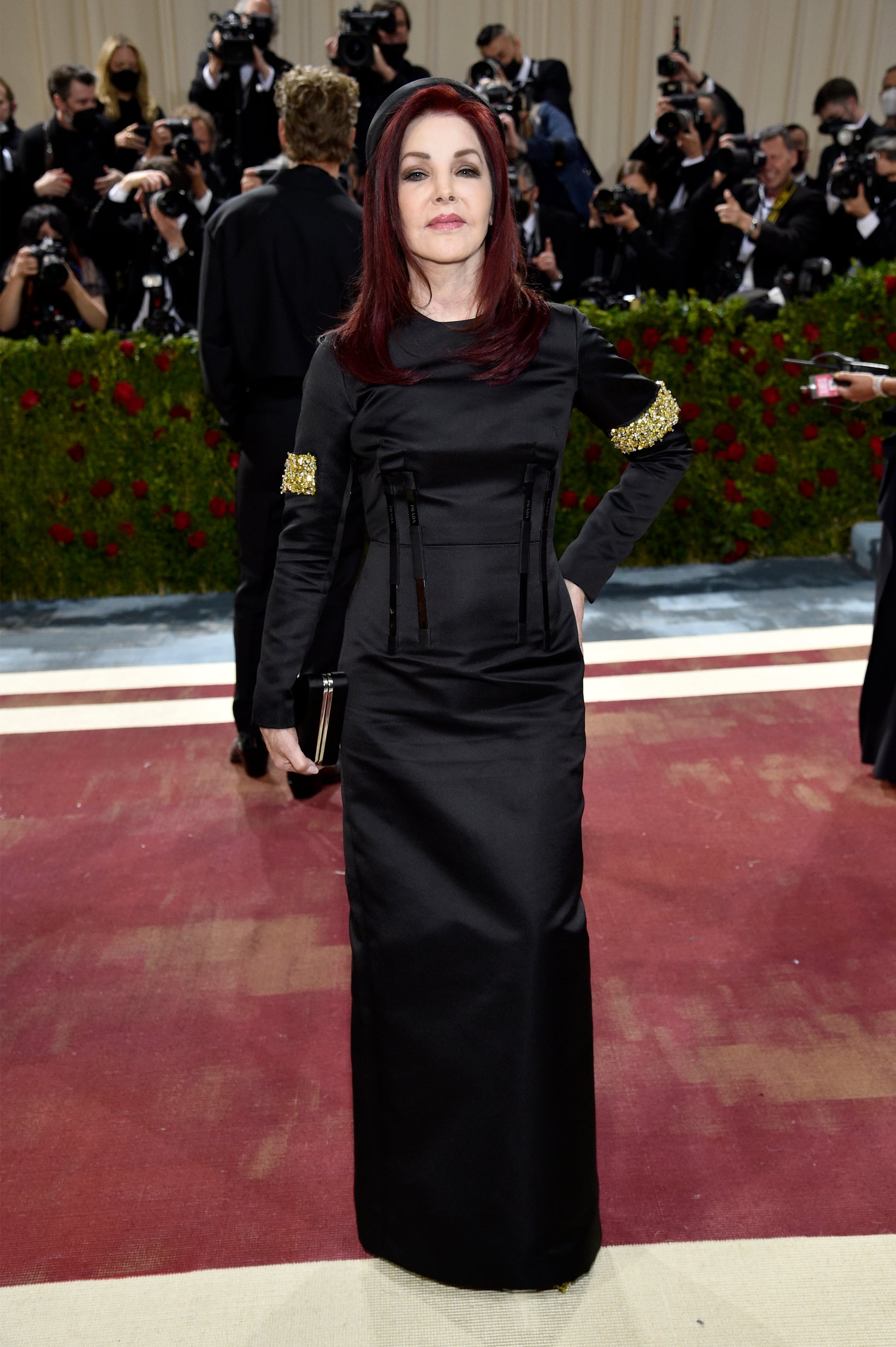 Priscilla Presley llegó al Met Gala 2022 junto a los actores de 'Elvis'