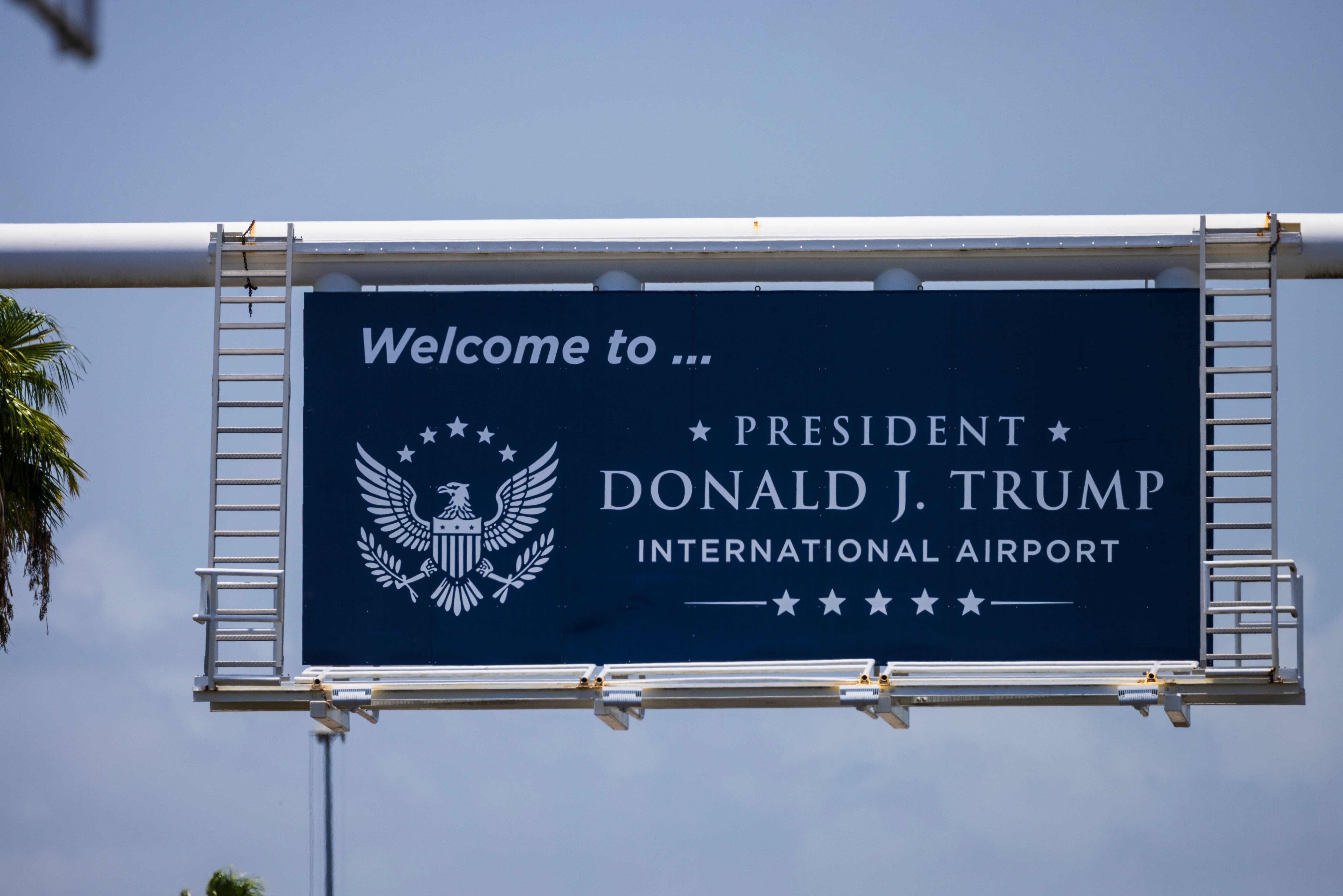 Palm Beach cambia el nombre de su aeropuerto en honor a Donald Trump