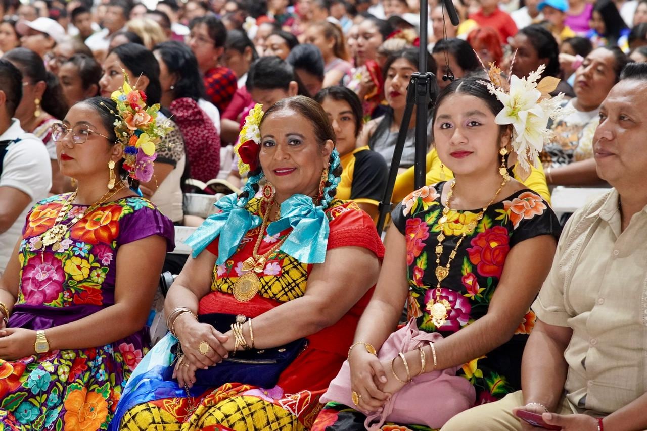 Salomón Jara entrega el Centro Cultural del Istmo.