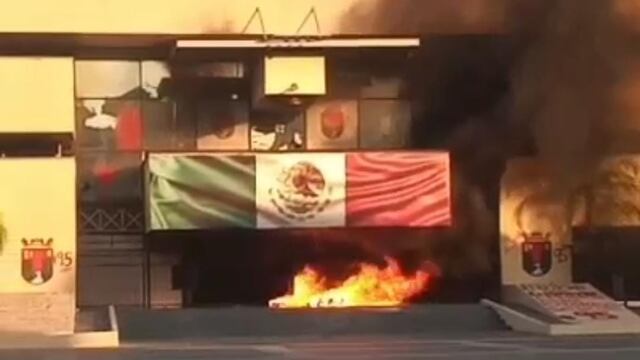 Vandalizan palacio de gobierno de Tuxtla Gutiérrez