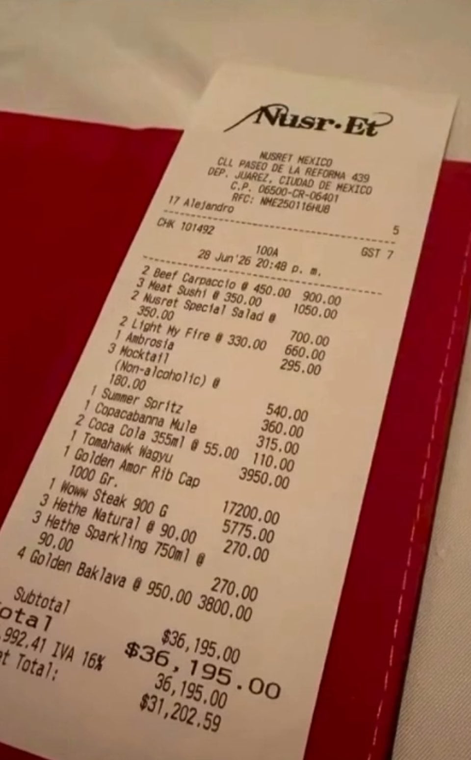 La cuenta de 40 mil pesos en restaurante de Salt Bae que molestó a Aldo Támez de Nigris